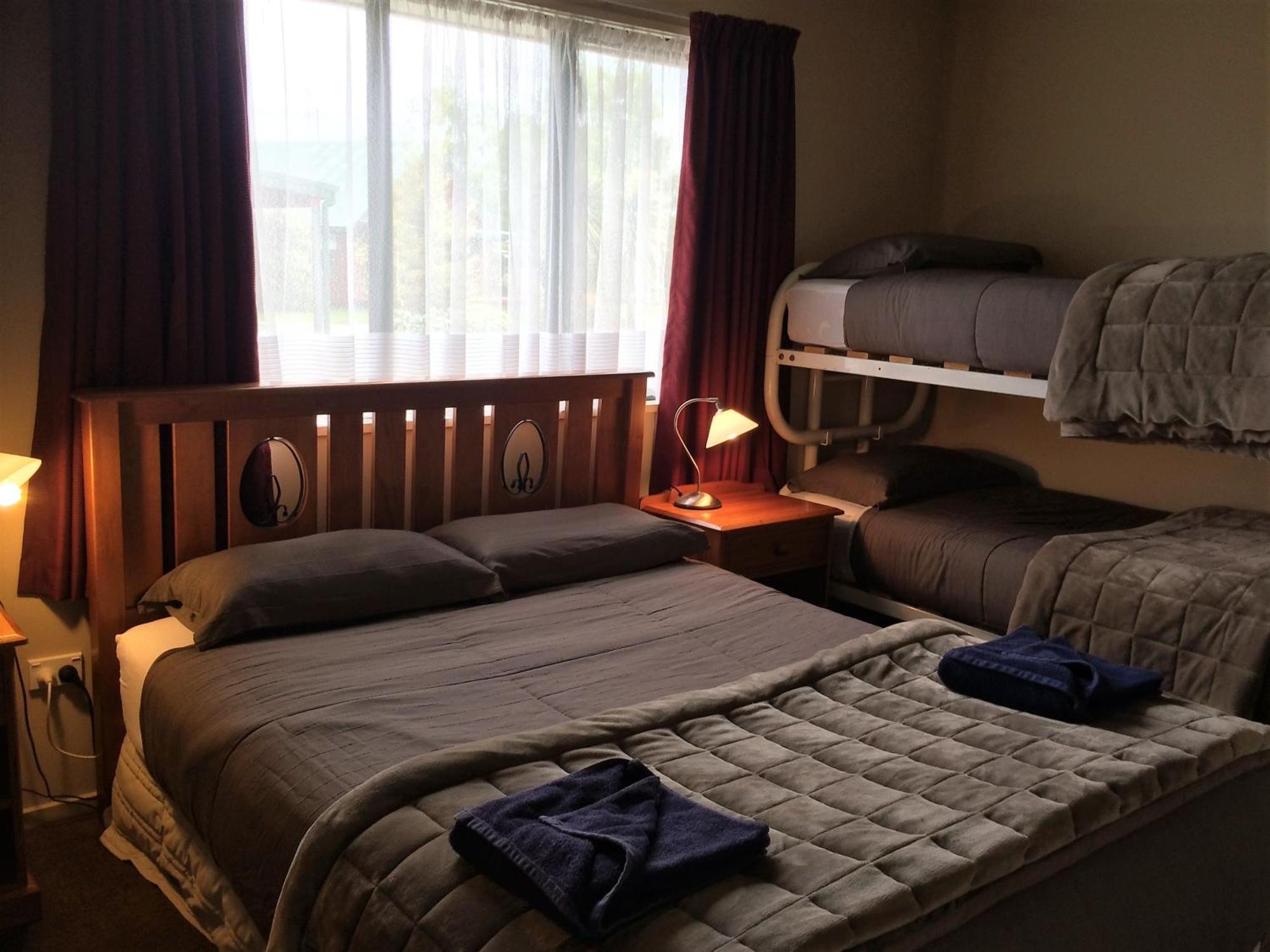 Cedar Chalets And Barkers Lodge Methven Bilik gambar